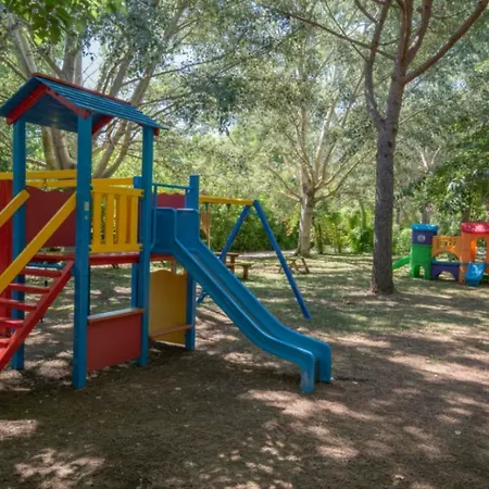 אתר נופש Bungalow Bc *